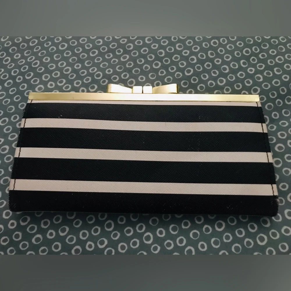 Wallet - Picture 7 of 8